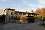 80 Spunta il campanile della Madonna della Castagna